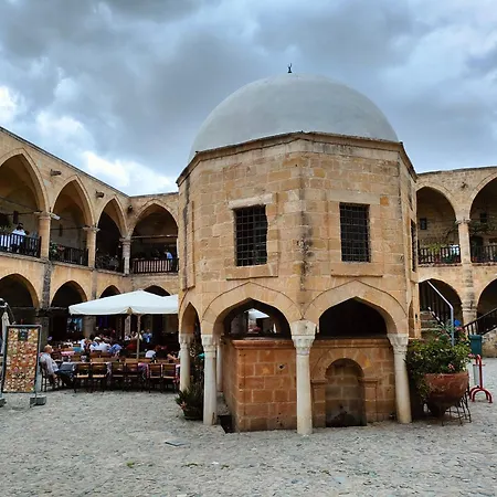 Esta Palm Living And Bedroom, 250 M From كيرينيا