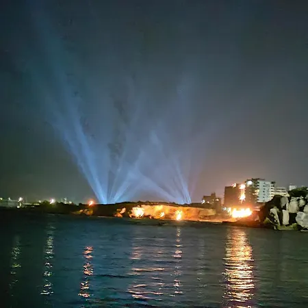 شقة Esta Palm Living And Bedroom, 250 M From كيرينيا