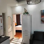 Apartman Esta Palm Living And Bedroom, 250 M From *