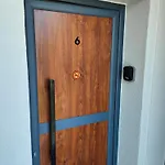 Esta Palm Living And Bedroom, 250 M From קיירניה