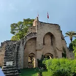 Esta Palm Living And Bedroom, 250 M From דירה