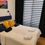 Esta Palm Living And Bedroom, 250 M From Apartman *