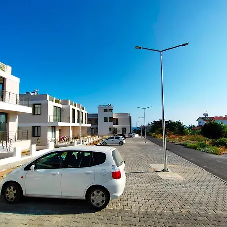 Apartman Esta Palm Living And Bedroom, 250 M From