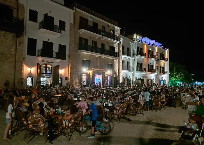 Esta Palm Living And Bedroom, 250 M From アパート キレニア