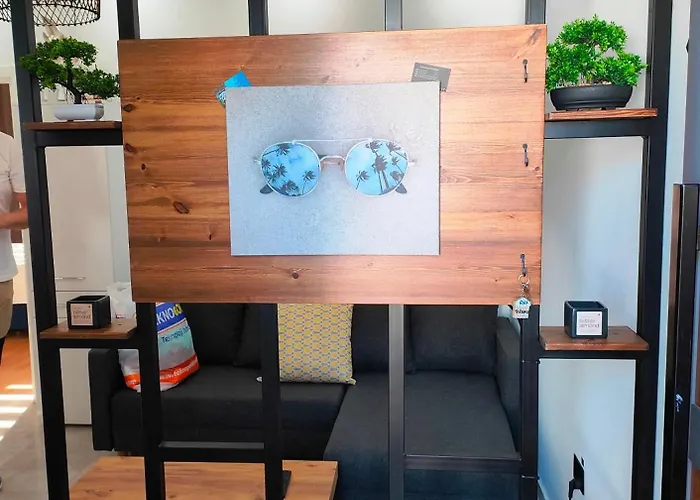 Esta Palm Living And Bedroom, 250 M From アパート キレニア