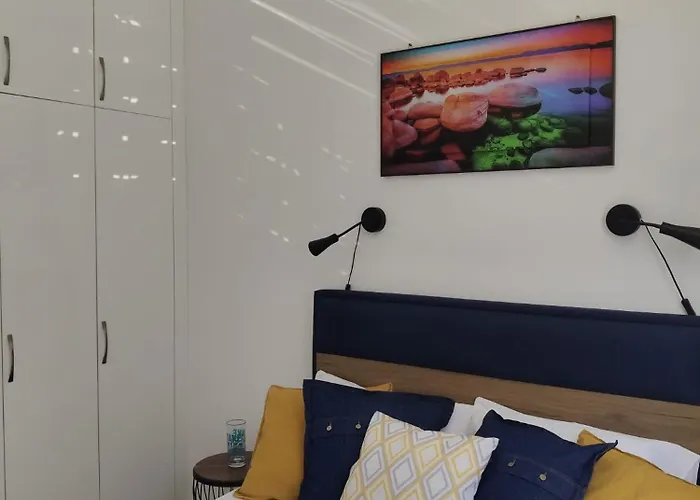 Esta Palm Living And Bedroom, 250 M From Apartament