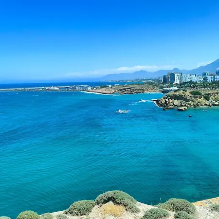 Esta Palm Living And Bedroom, 250 M From * Cirénia