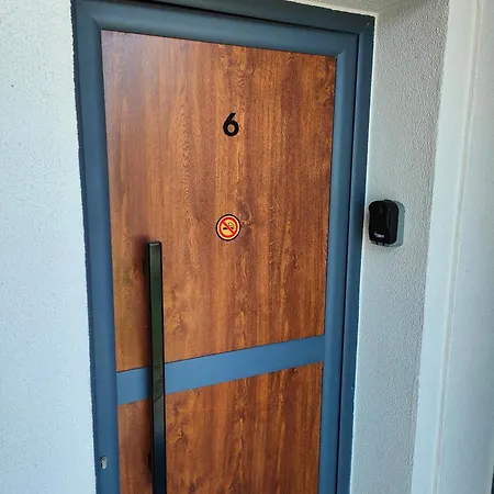 Esta Palm Living And Bedroom, 250 M From Cirénia