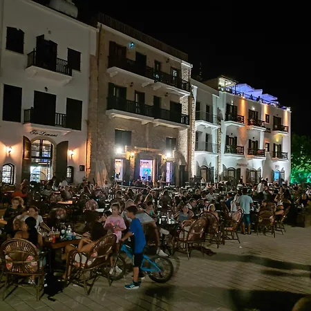 Esta Palm Living And Bedroom, 250 M From Apartamento Cirénia