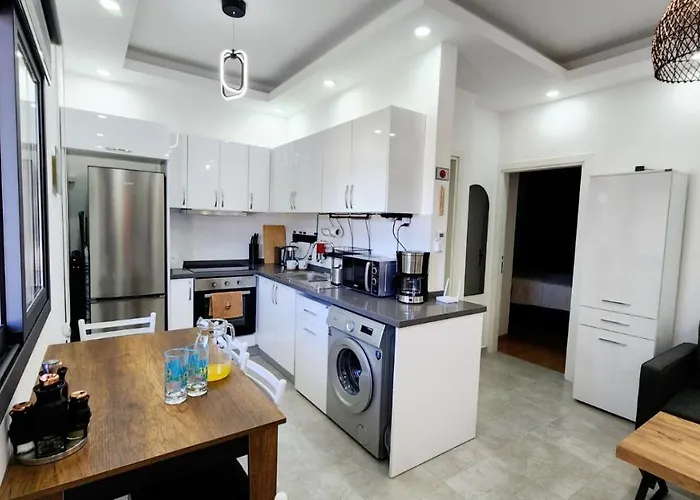 Esta Palm Living And Bedroom, 250 M From Apartmán