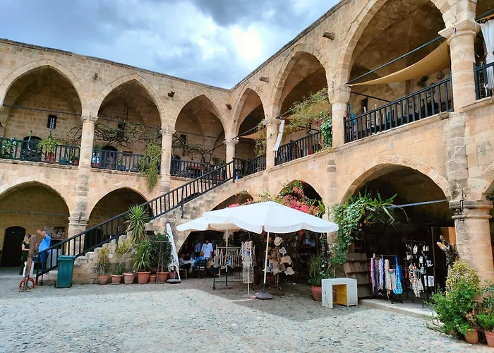 Esta Palm Living And Bedroom, 250 M From