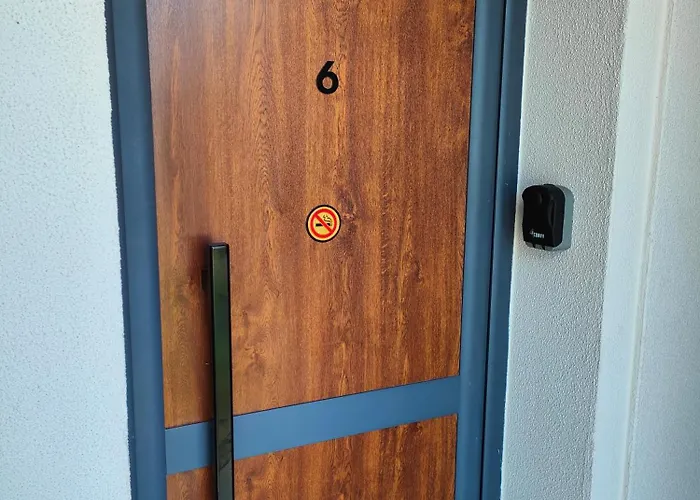 Esta Palm Living And Bedroom, 250 M From Kyrenia (Northern Cyprus)