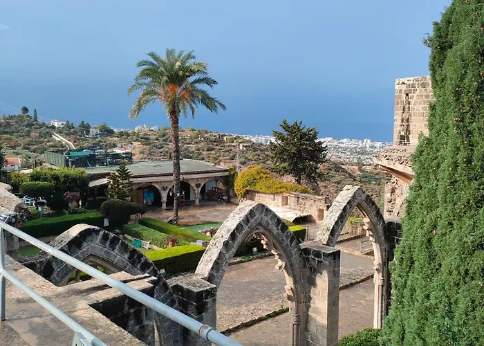 Esta Palm Living And Bedroom, 250 M From Kyrenia (Northern Cyprus)